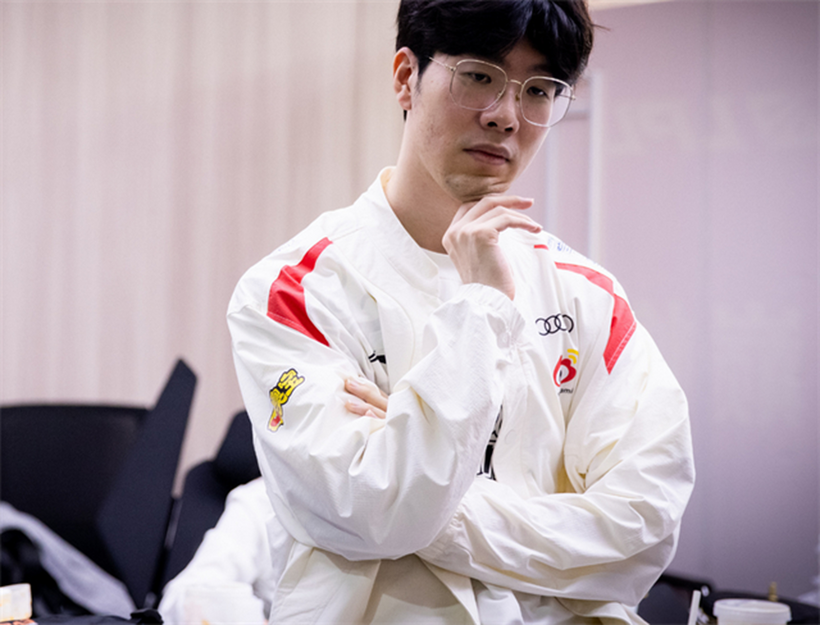 包含TheShy回归赛场，突破纪录首场状态亮眼，MAD观众沸腾！的词条