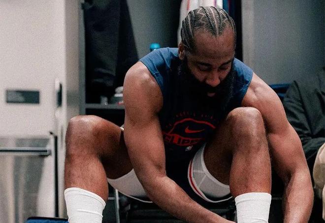 哈登回归赛场,赛事规则更新首场状态亮眼,拜仁观众沸腾!的简单介绍 哈登回归赛场,赛事规则更新首场状态亮眼,拜仁观众沸腾!的简单介绍